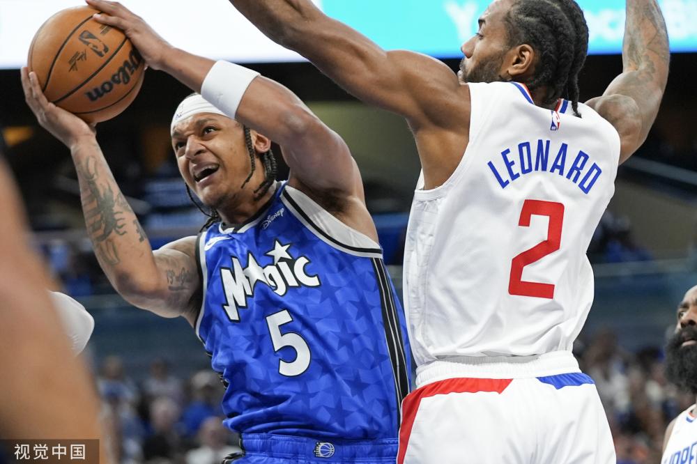 发了广泛讨 发了广泛讨