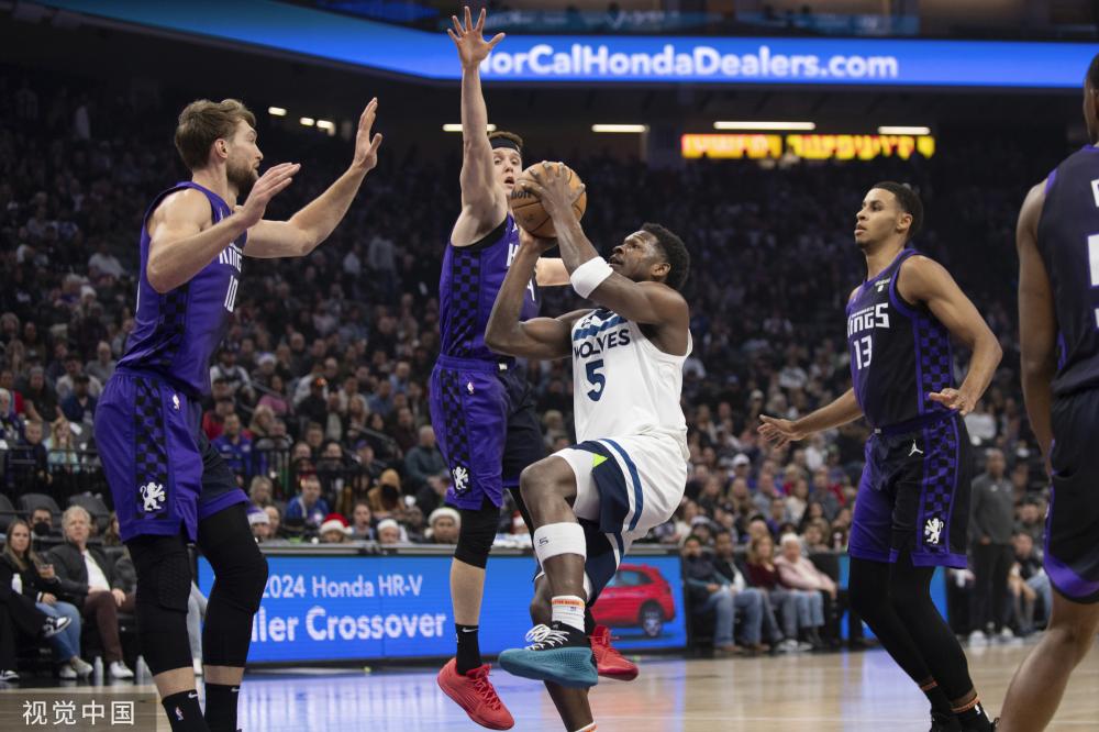 两队的竞技 两队的竞技