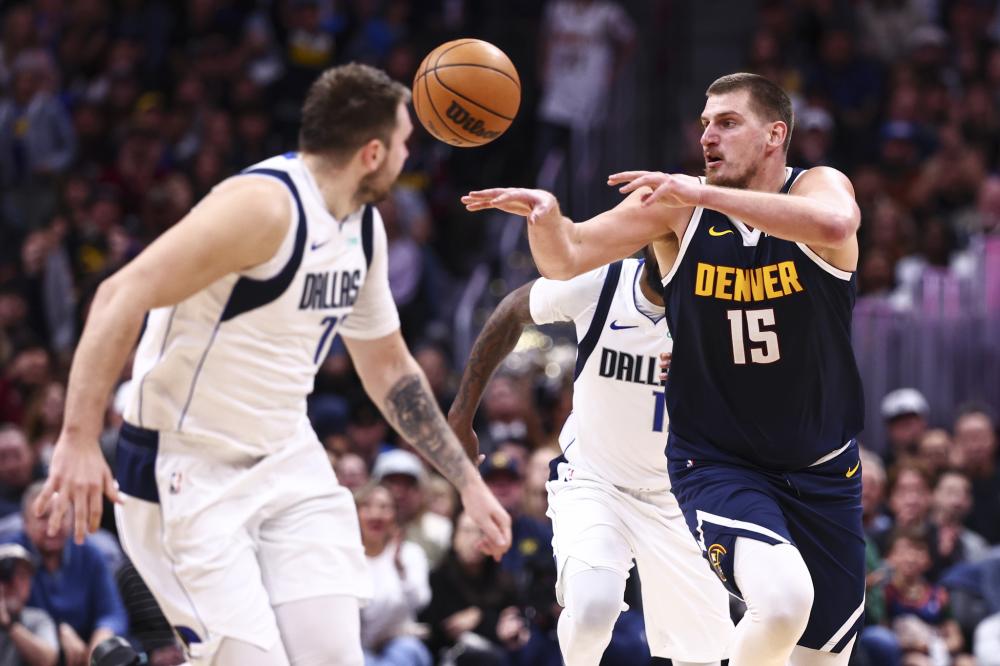 借其敏捷的 借其敏捷的